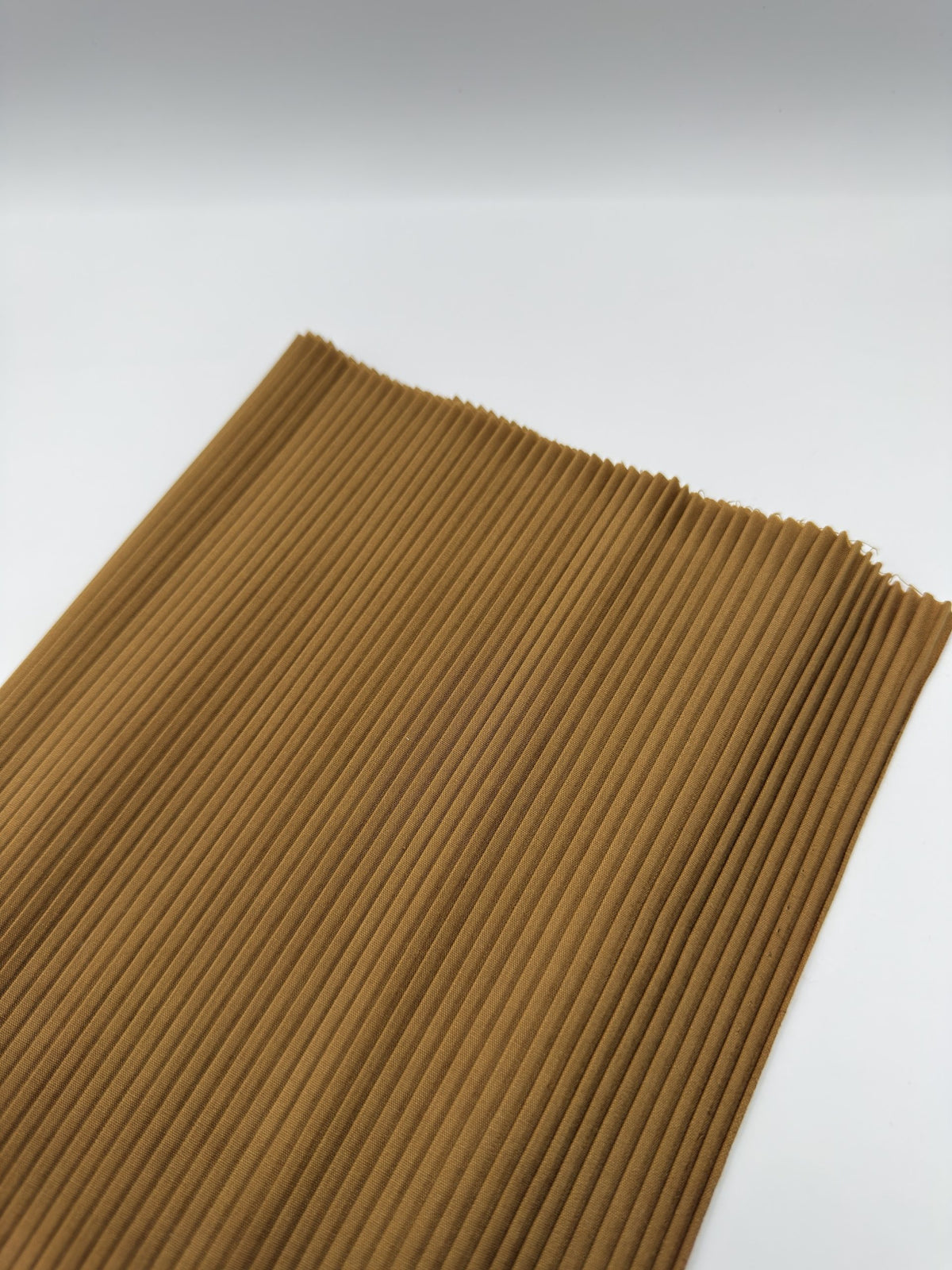 Pieza popelina camel