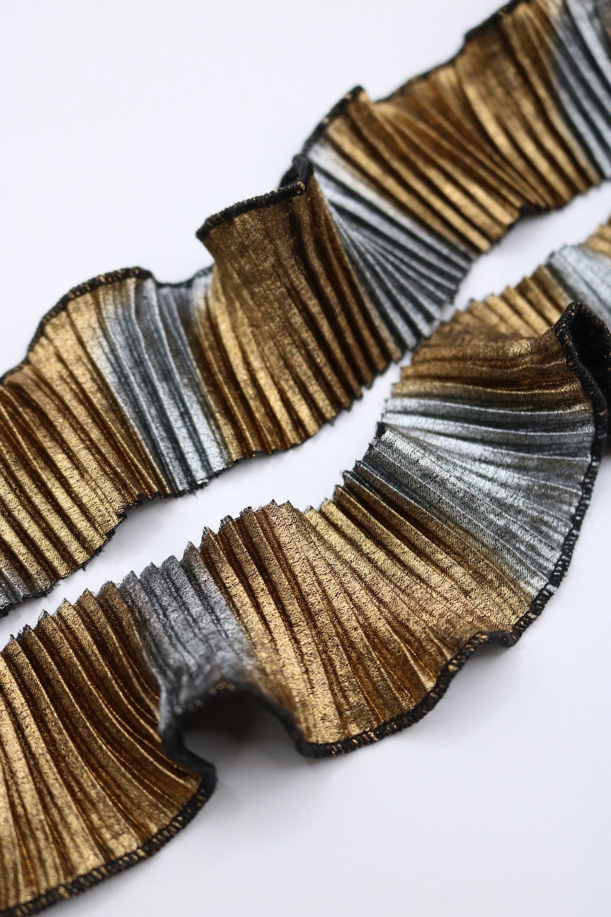 Plisado Dark gold