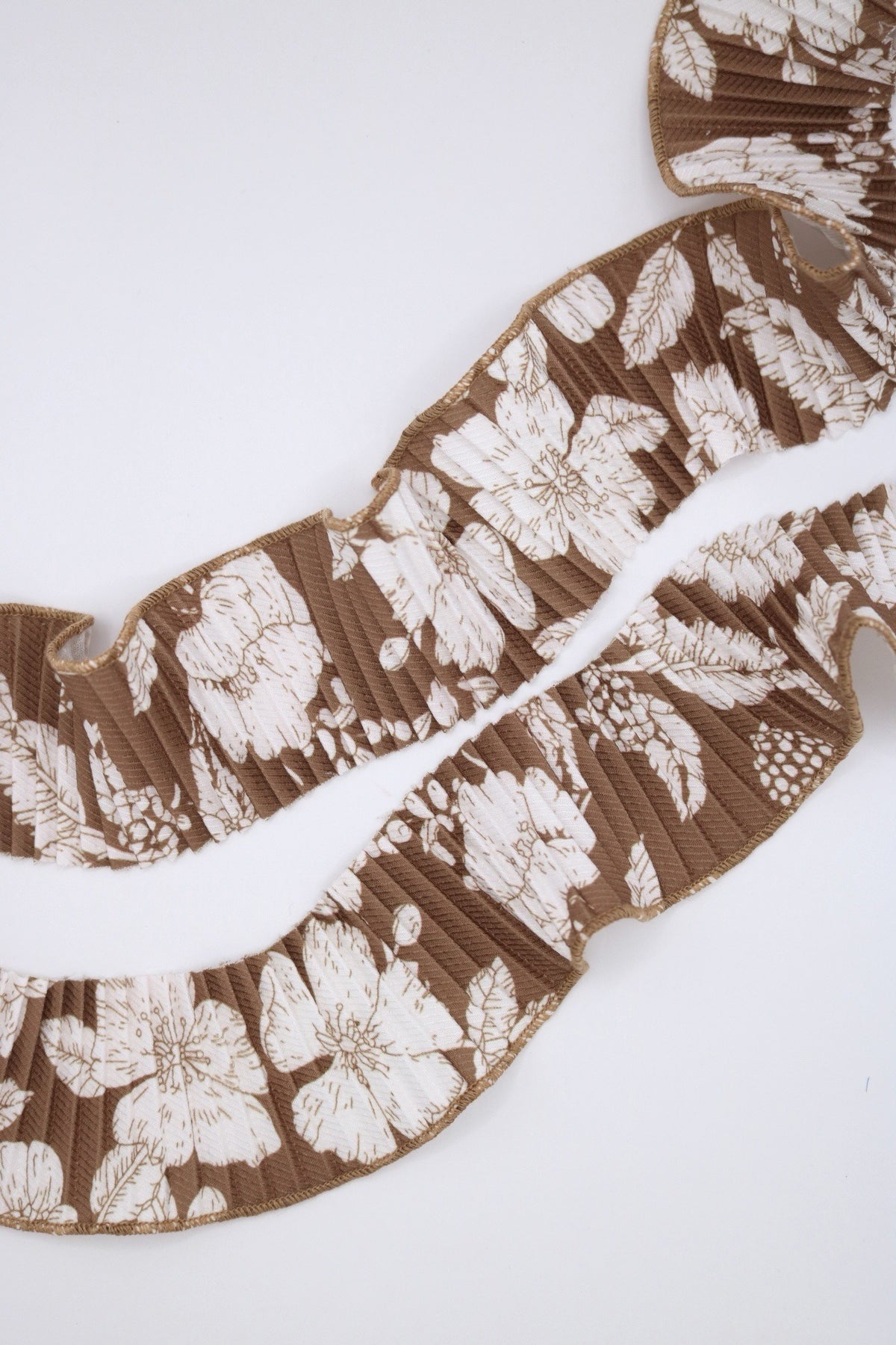 Tira plisada camel floral